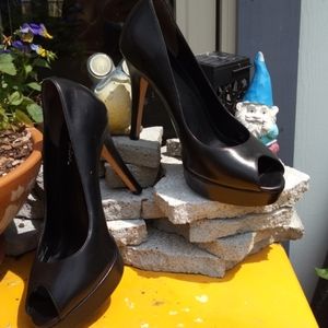 Sexy Cole Haan black pumps